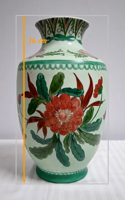 VASE AUS LIMOGES-PORZELLAN