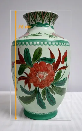 Vase en Porcelaine de Limoges et à décors de Fleurs– Début XXe