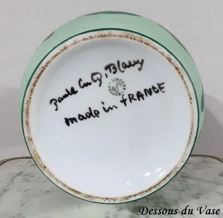 Vase en Porcelaine de Limoges et à décors de Fleurs– Début XXe