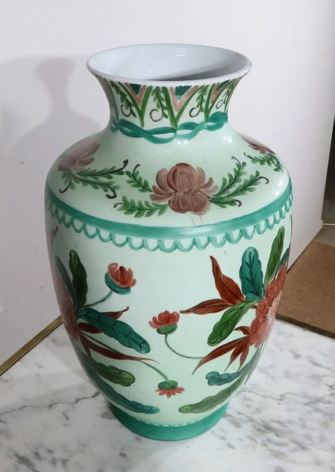 VASE AUS LIMOGES-PORZELLAN