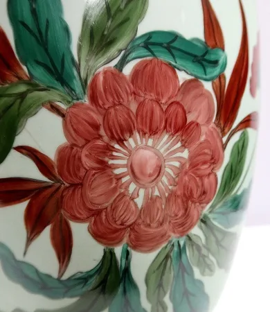Vase en Porcelaine de Limoges et à décors de Fleurs– Début XXe