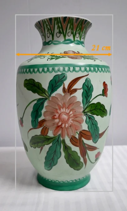 VASE AUS LIMOGES-PORZELLAN