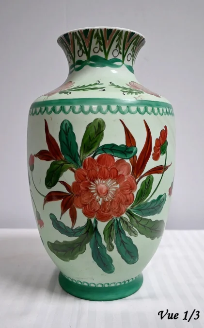 VASE AUS LIMOGES-PORZELLAN