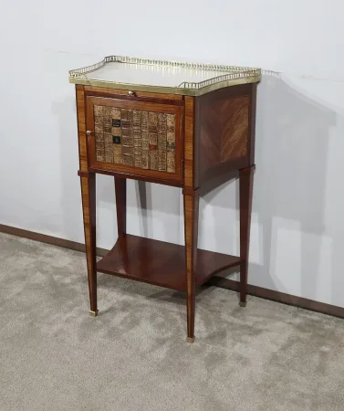 Petite Table de Salon dans le goût Louis XVI – Milieu XIXe