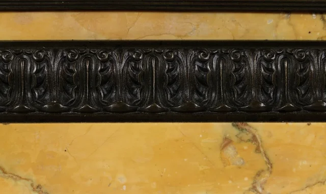 MANTLE GARNITURE