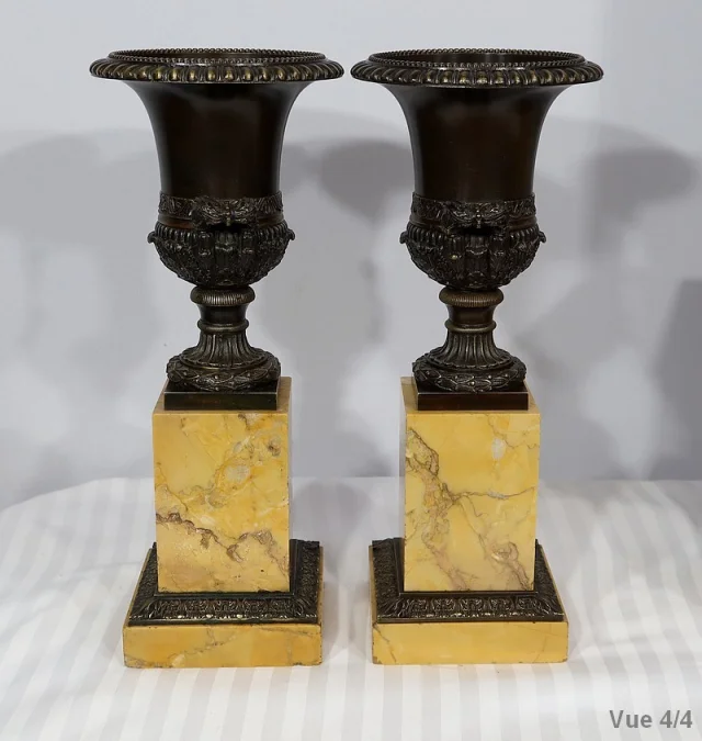 MANTLE GARNITURE