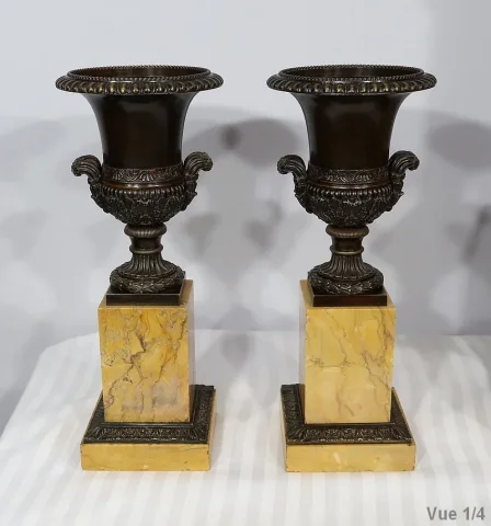 MANTLE GARNITURE