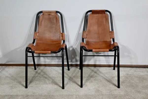 Paire de Chaises en Métal et Cuir, d’après C.Perriand pour les Arcs – 1960
