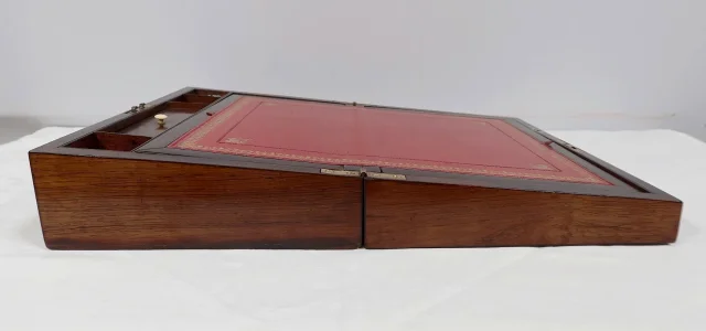 ナポレオン 3 世時代のライティングスロープ