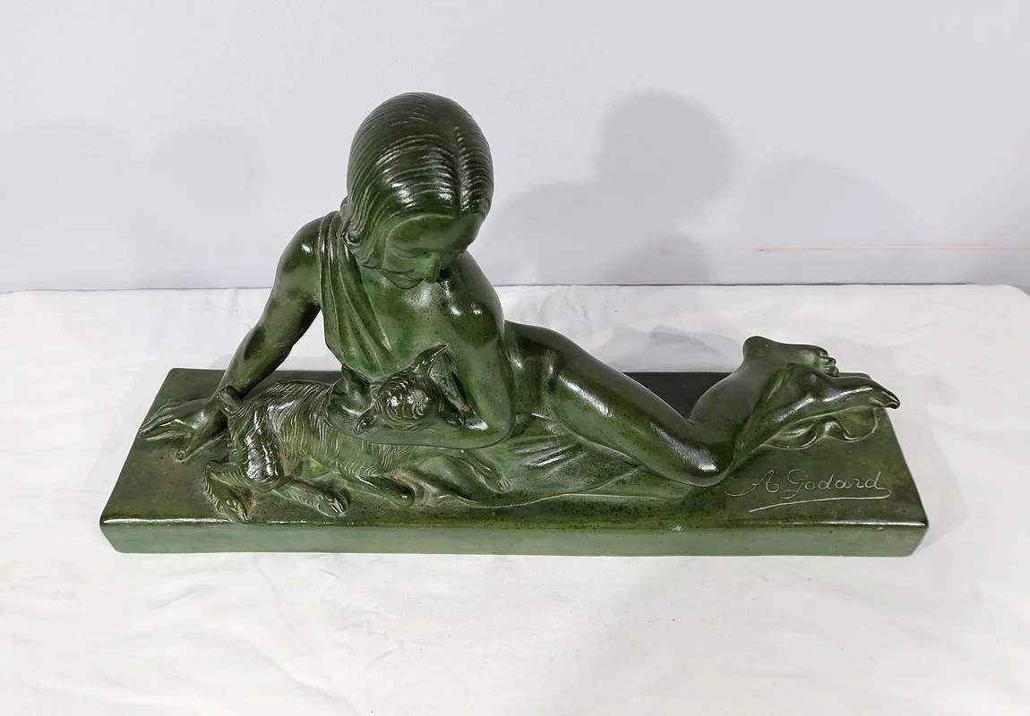 Sculpture «  La Demoiselle et le Chevreau », par A. Godard, Art Déco  – Début XXe