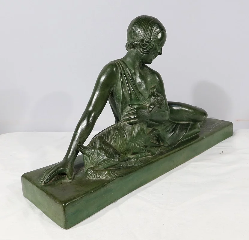 Sculpture «  La Demoiselle et le Chevreau », par A. Godard, Art Déco  – Début XXe