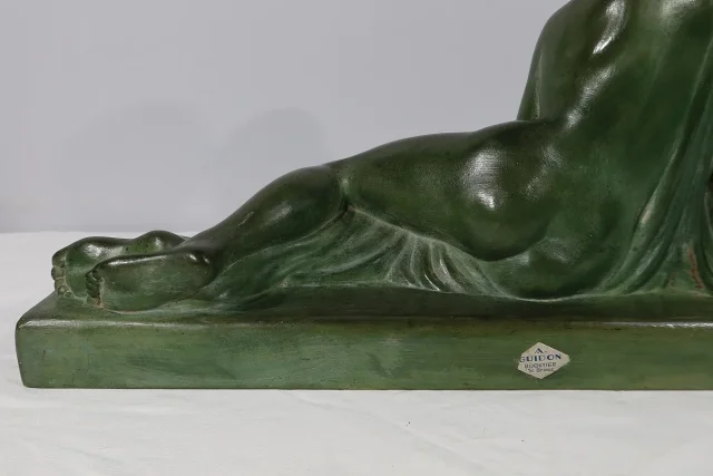 Sculpture «  La Demoiselle et le Chevreau », par A. Godard, Art Déco  – Début XXe
