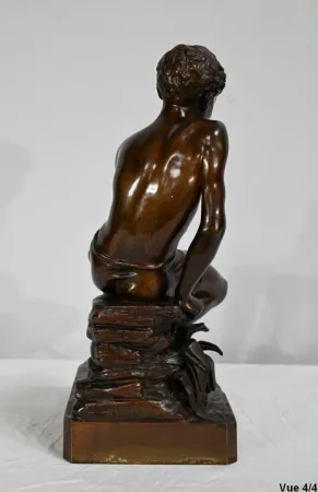 BRONZE STATUETTE signed R. GUILLAUME