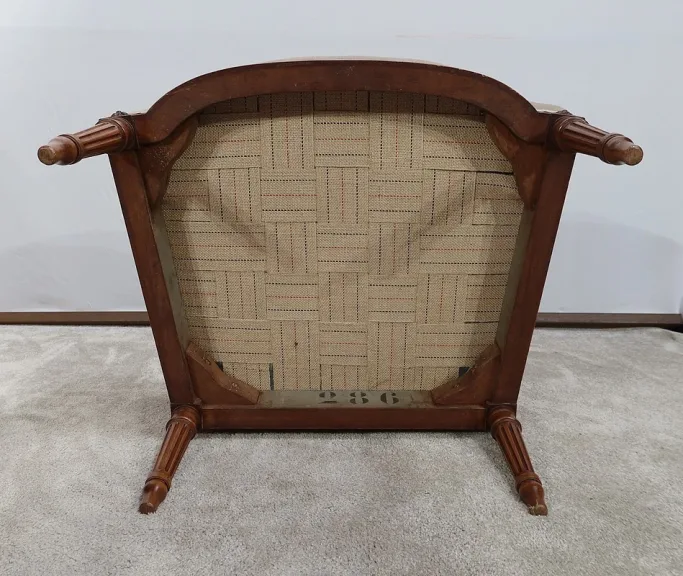 Fauteuil bas en Noyer massif, style Louis XVI - Fin XIXe