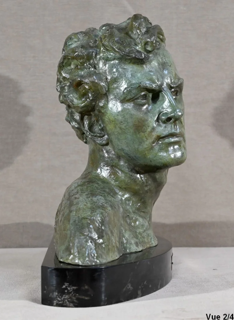 Important Bronze « Jean Mermoz », signé A.Ouline – 1ère partie XXe