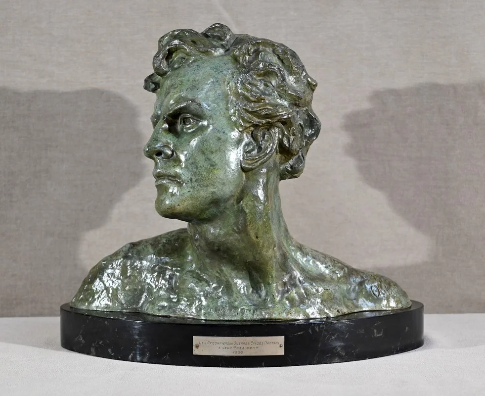 Important Bronze « Jean Mermoz », signé A.Ouline – 1ère partie XXe