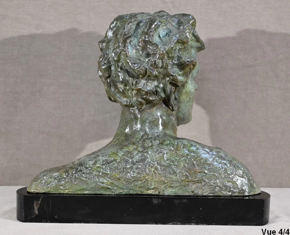 Important Bronze « Jean Mermoz », signé A.Ouline – 1ère partie XXe