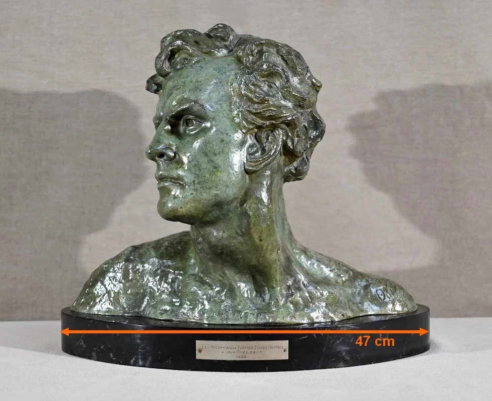 Important Bronze « Jean Mermoz », signé A.Ouline – 1ère partie XXe