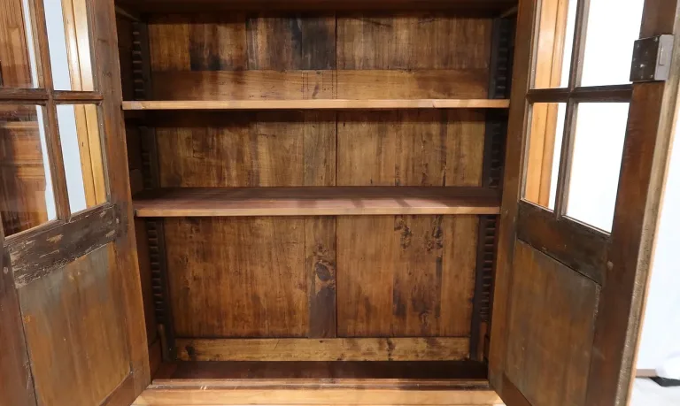Armoire-Bibliothèque en Merisier Massif – Fin XIXe