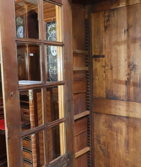 Armoire-Bibliothèque en Merisier Massif – Fin XIXe