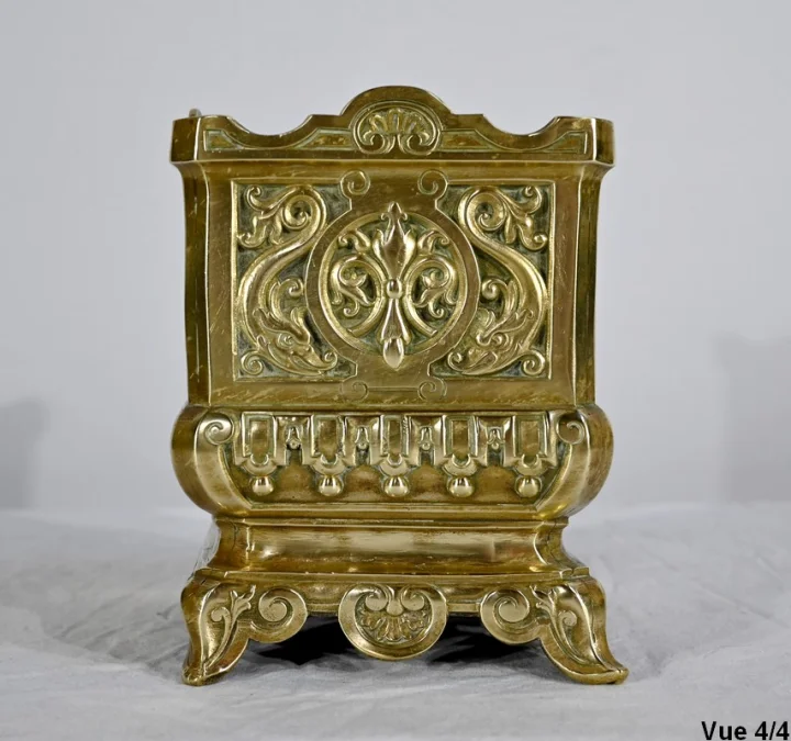 Cache Pot en Bronze Doré – Fin XIXe