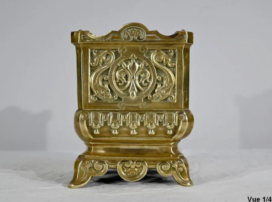 Cache Pot en Bronze Doré – Fin XIXe