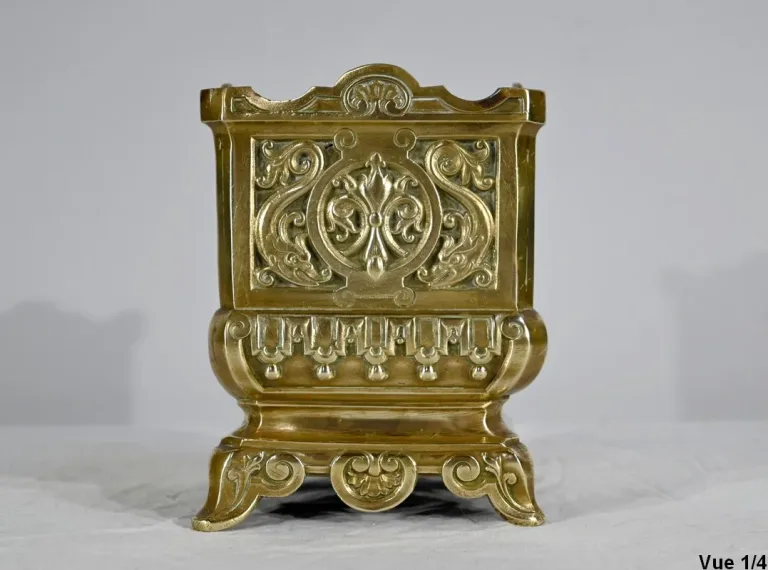 Cache Pot en Bronze Doré – Fin XIXe