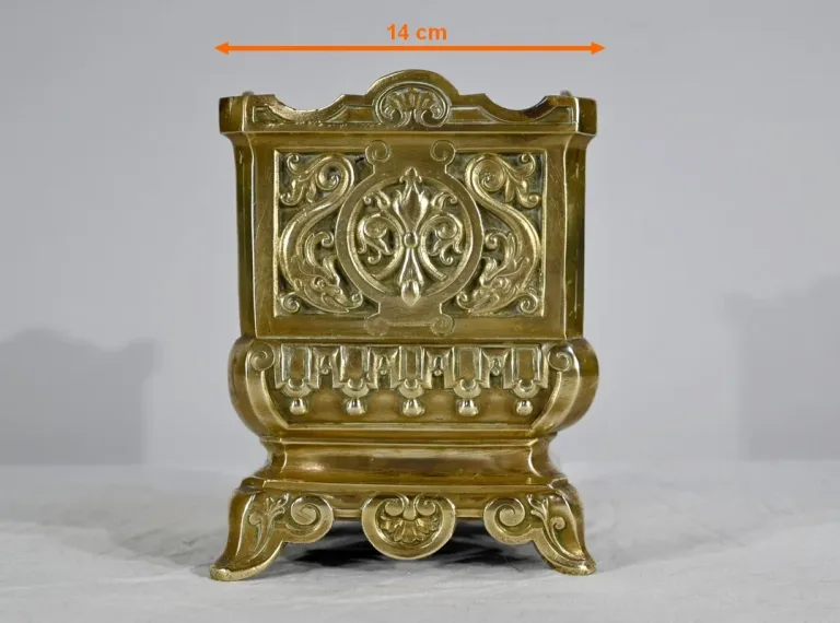 Cache Pot en Bronze Doré – Fin XIXe