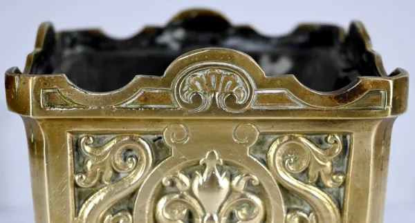 Cache Pot en Bronze Doré – Fin XIXe