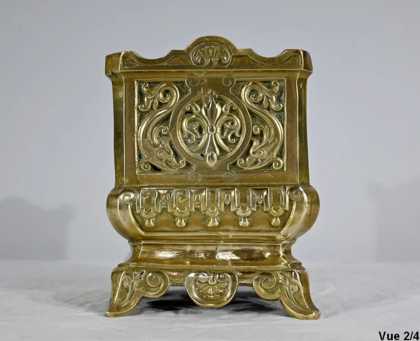 Cache Pot en Bronze Doré – Fin XIXe