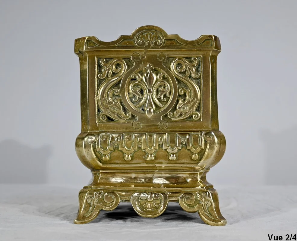 КАКШ-ГОРШОК ИЗ ПОЗОЛОЧЕННОЙ БРОНЗЫ