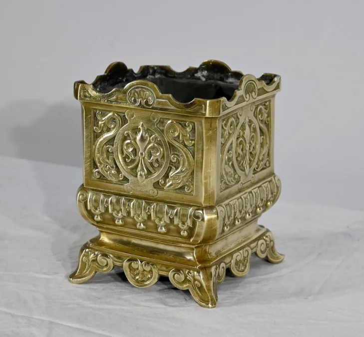 Cache Pot en Bronze Doré – Fin XIXe