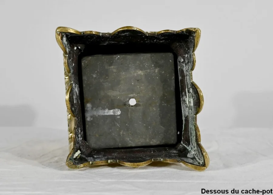 Cache Pot en Bronze Doré – Fin XIXe