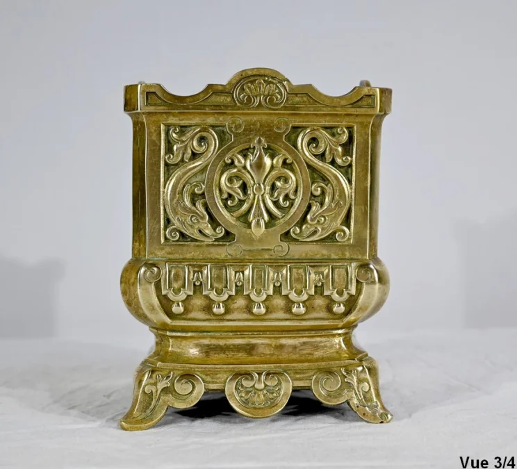 Cache Pot en Bronze Doré – Fin XIXe