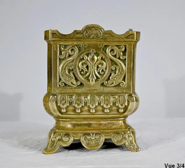 Cache Pot en Bronze Doré – Fin XIXe