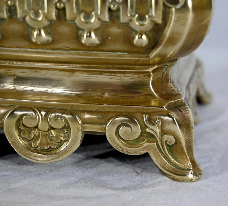 Cache Pot en Bronze Doré – Fin XIXe