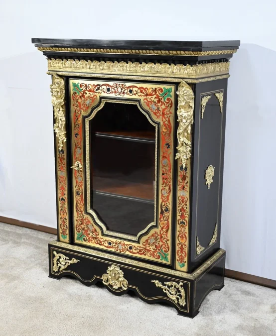 AUSSTELLUNGSSCHRANK AUS DER NAPOLEON-III-ZEIT
