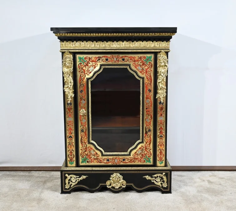 AUSSTELLUNGSSCHRANK AUS DER NAPOLEON-III-ZEIT