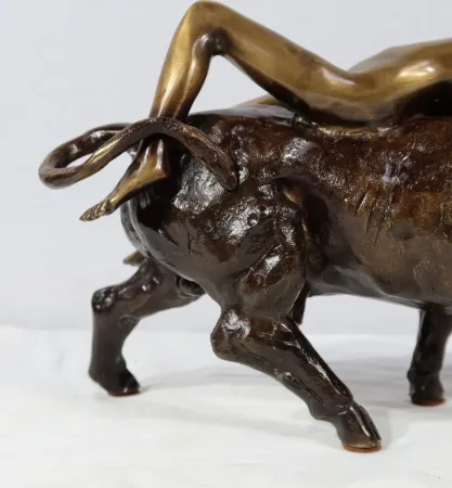 BRONZE GROUP signiert MAJERA