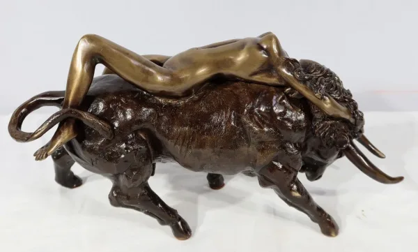 BRONZE GROUP signiert MAJERA