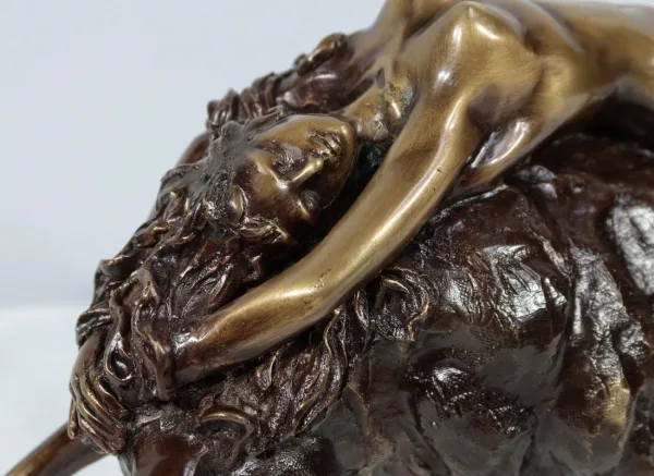 BRONZE GROUP signiert MAJERA