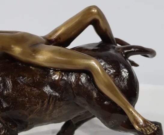 BRONZE GROUP signiert MAJERA