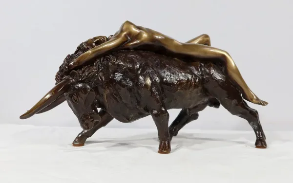 BRONZE GROUP signiert MAJERA