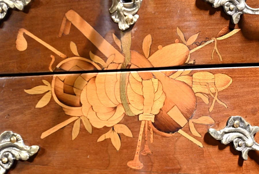CHIFFONNIERE TABLE
