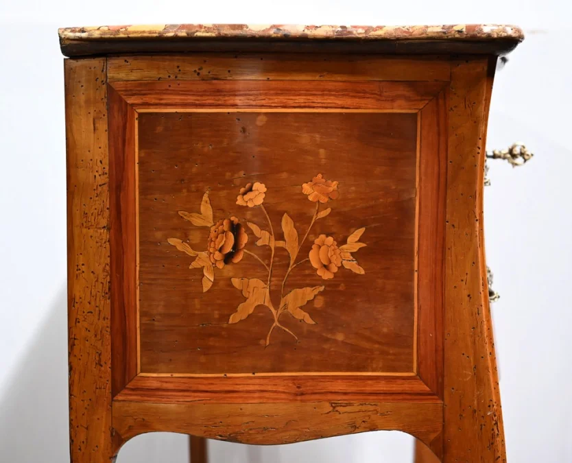 CHIFFONNIERE TABLE