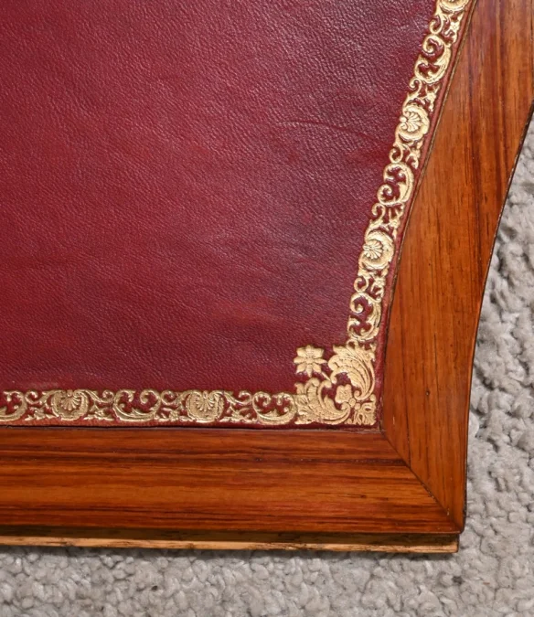 CHIFFONNIERE TABLE