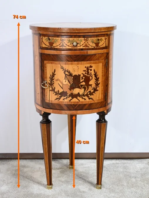 TISCH IM LOUIS XVI-STIL