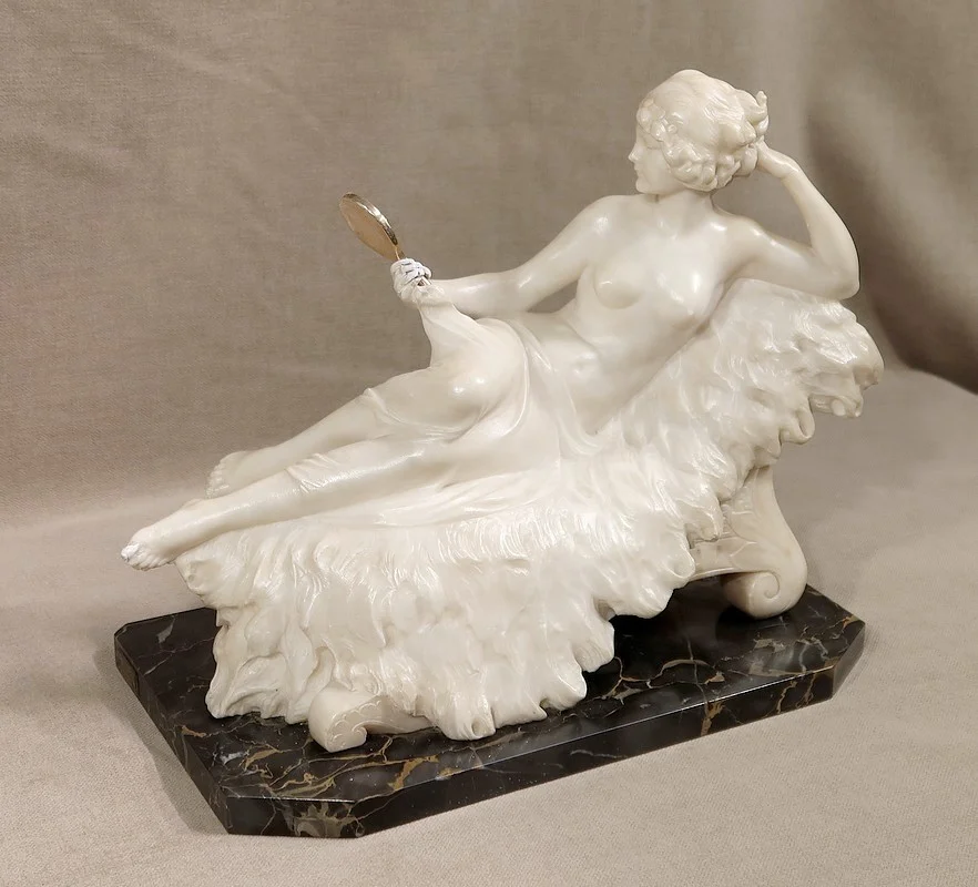 Importante Sculpture « Vénus au Miroir », par A. Saccardi – Début XXe