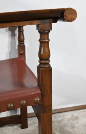 Fauteuil en Noyer et Cuir de Cordoue – Fin XIXe