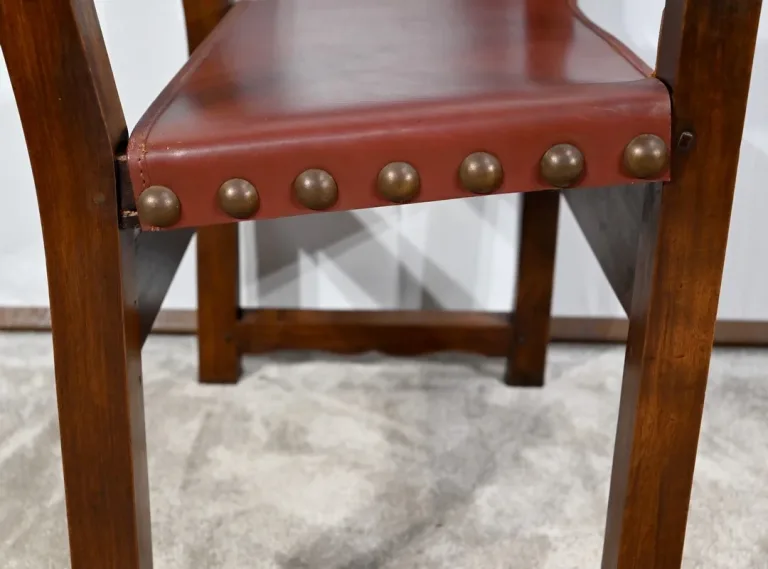 Fauteuil en Noyer et Cuir de Cordoue – Fin XIXe